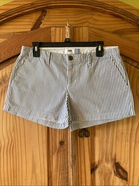 Women’s Old Navy blue white striped cute chino shorts size 6